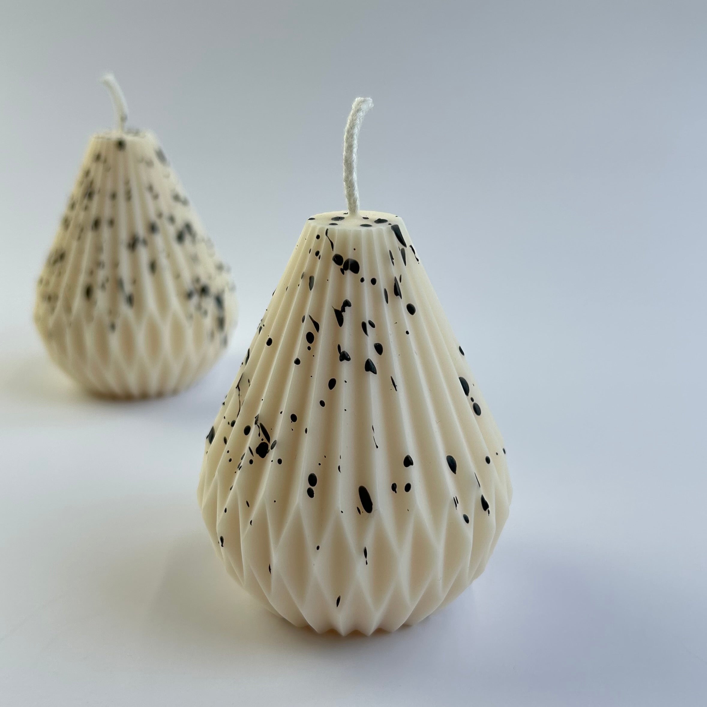 Pear gepunktet