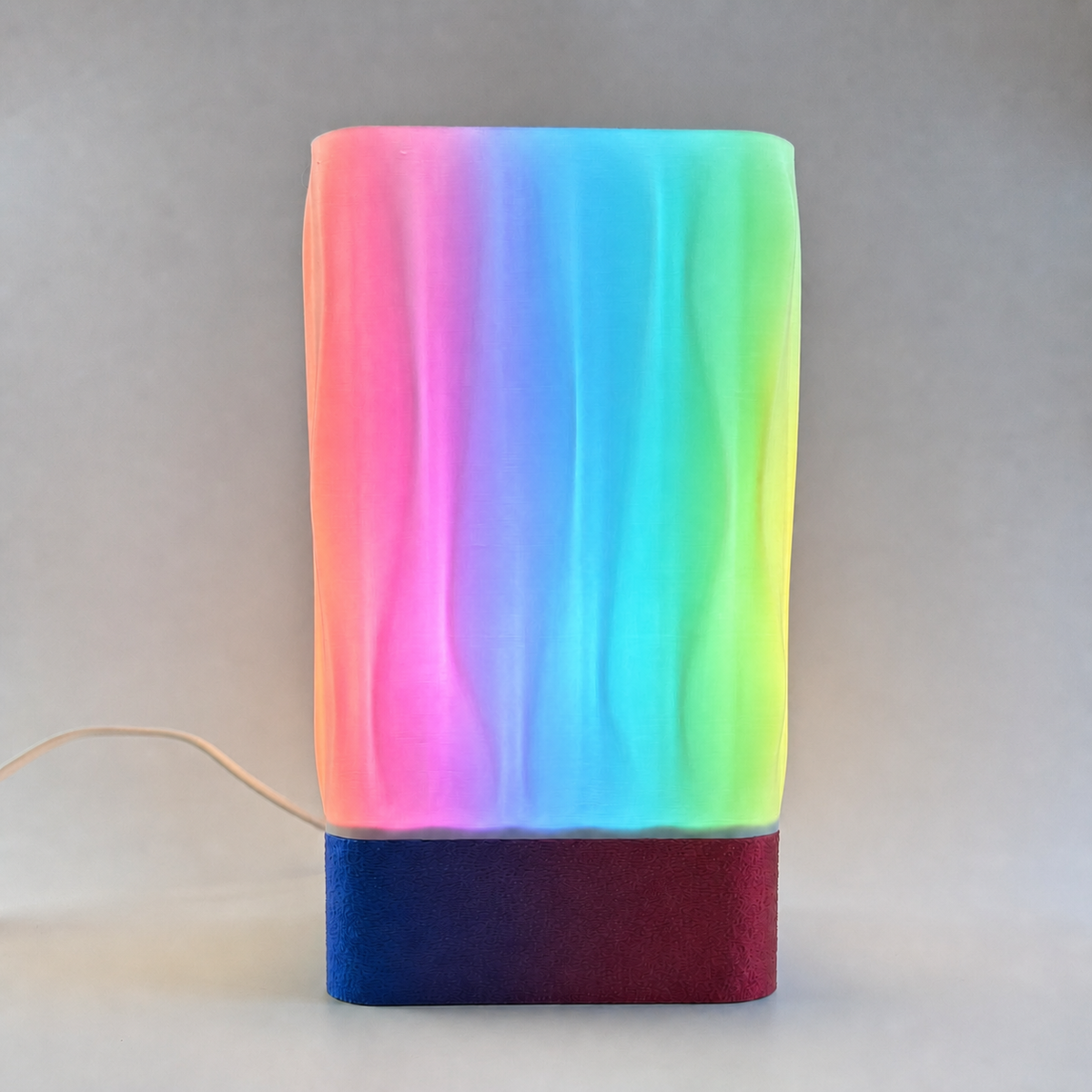 Liora Test Lampe – Unterteil Silk Midnight Blaze, Smart RGB – Farbvielfalt visualisiert